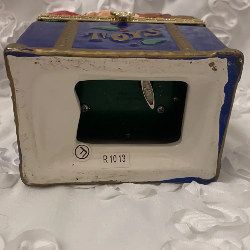Mr. Christmas Music Box 12 Days of Christmas Hand Painted Porcelain Animated